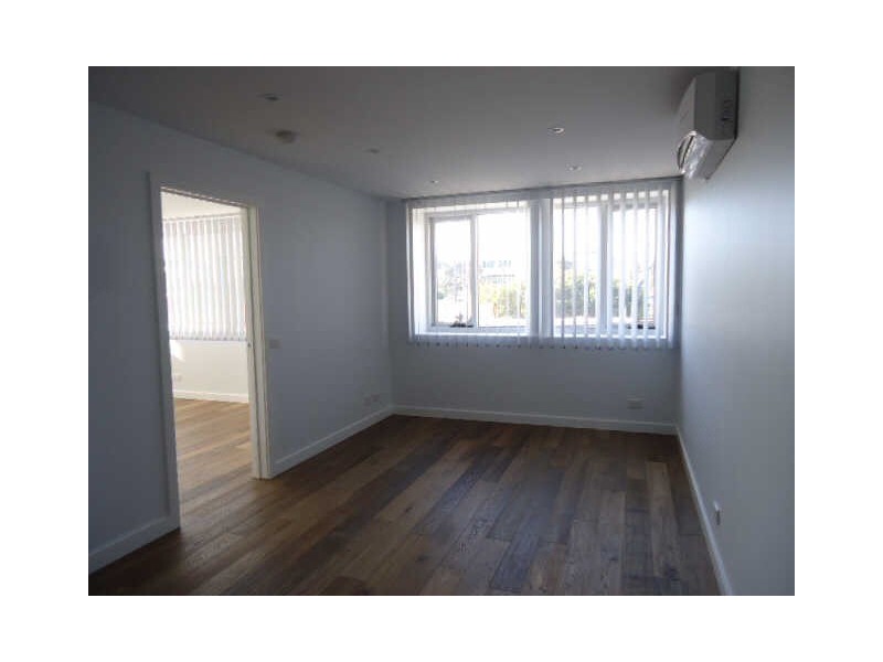 7/94  Young Street, Frankston VIC 3199