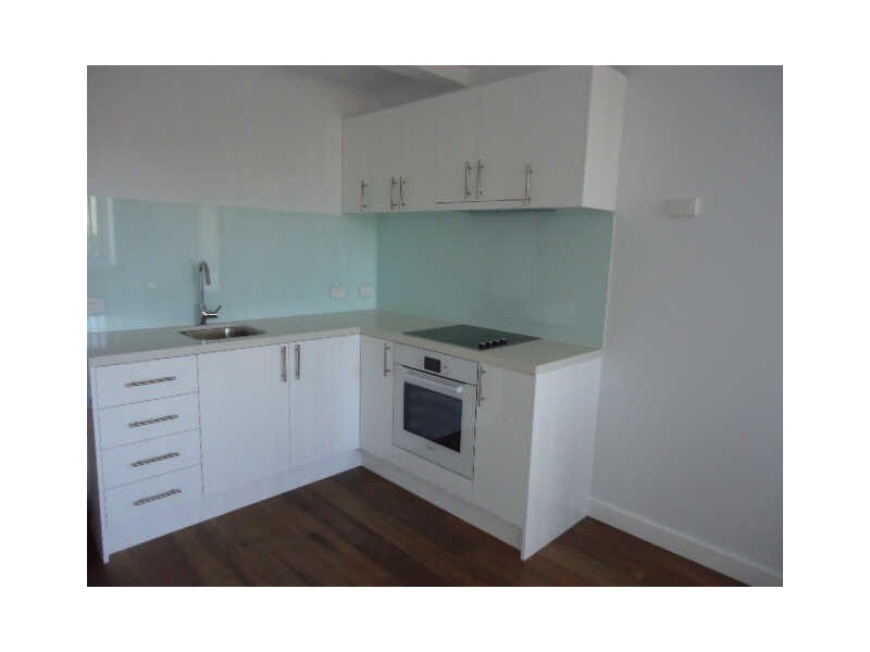 6/94  Young Street, Frankston VIC 3199