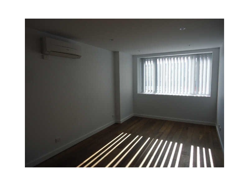 6/94  Young Street, Frankston VIC 3199