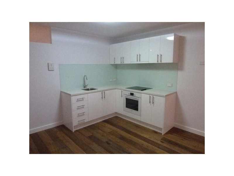 4/94  Young Street, Frankston VIC 3199