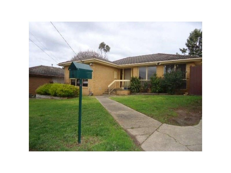 4  Oleosa Court, Frankston VIC 3199