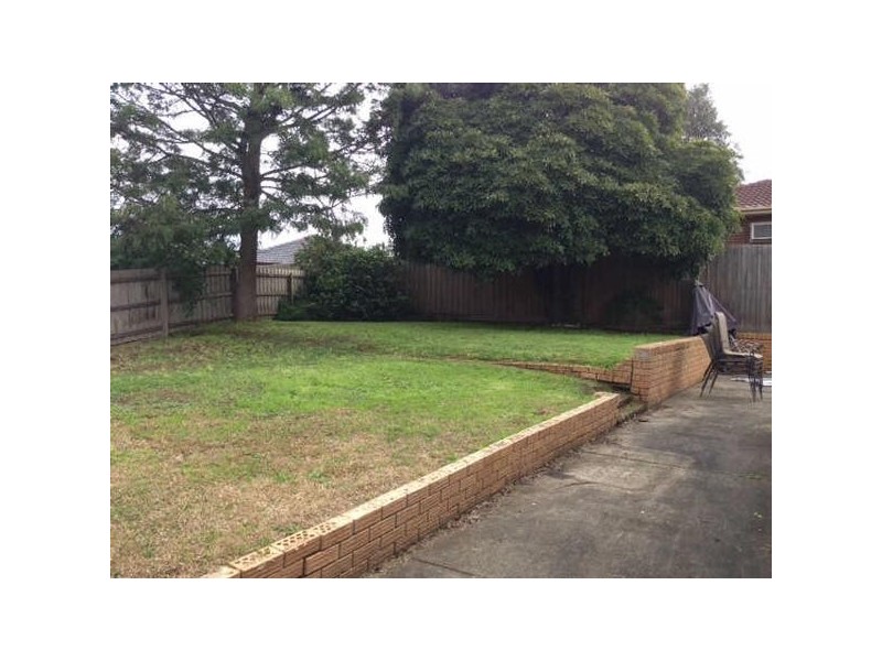 4  Oleosa Court, Frankston VIC 3199