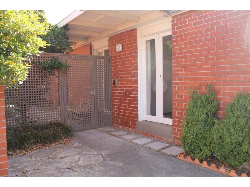 6/18  Brickwood Street, Brighton VIC 3186