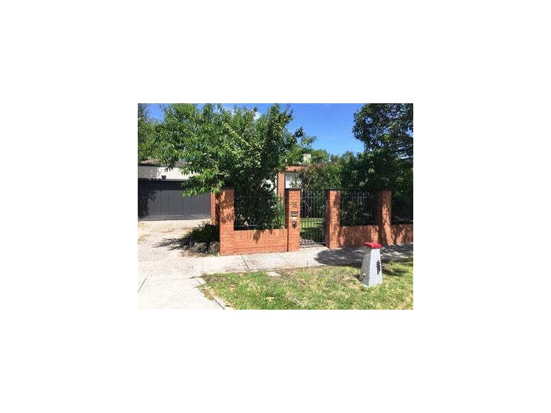 1/16  Alverna Grove, Brighton VIC 3186