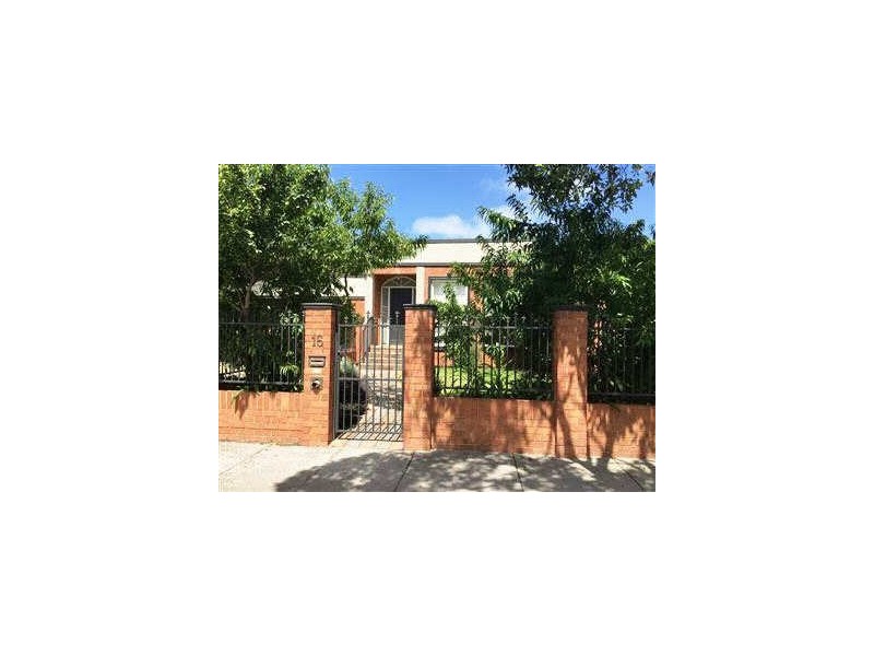 1/16  Alverna Grove, Brighton VIC 3186