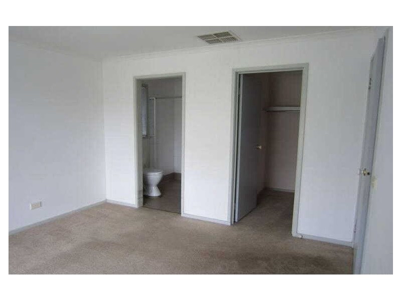 7 Elcan Avenue, Cranbourne West VIC 3977