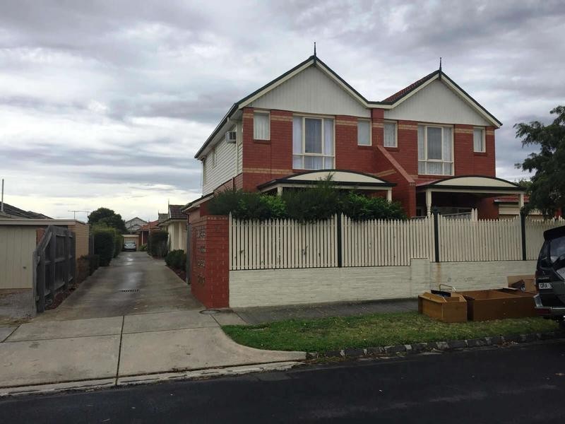 4/56  Coorigal Road, Carnegie VIC 3163