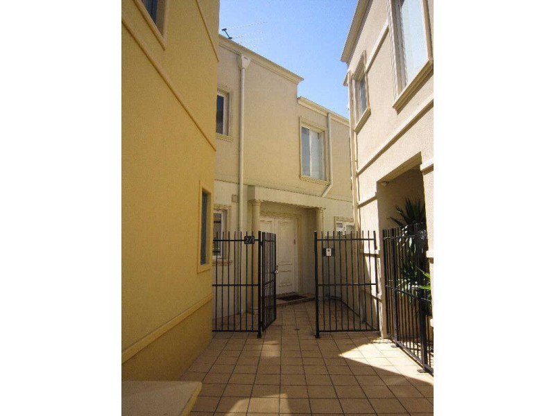 2/1  Barkly Street, Brighton VIC 3186