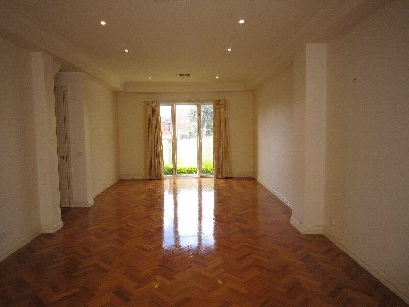 2/1  Barkly Street, Brighton VIC 3186