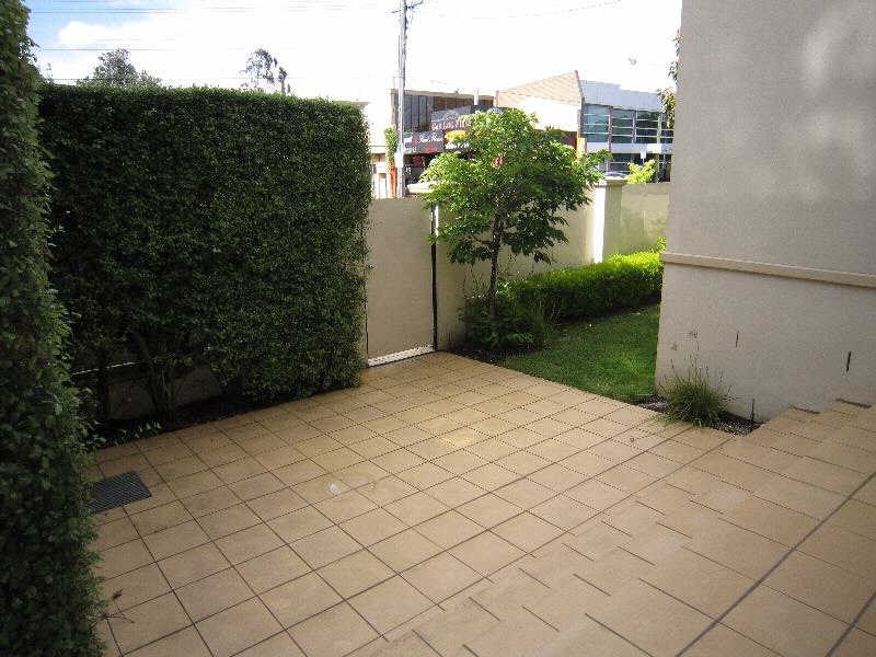 2/1  Barkly Street, Brighton VIC 3186