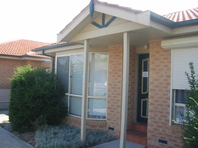 2/24 Follett Road, Cheltenham VIC 3192