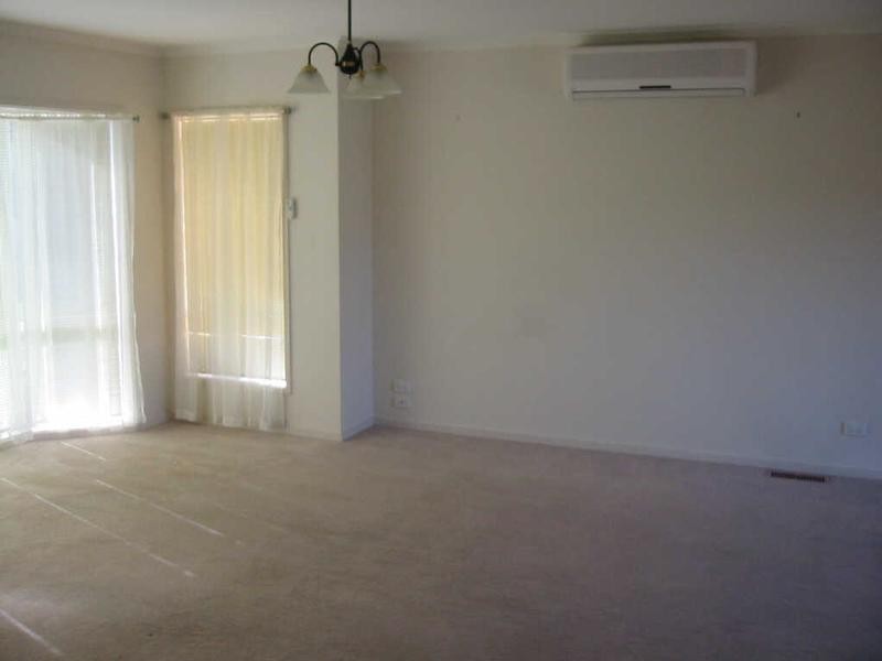 2/24 Follett Road, Cheltenham VIC 3192