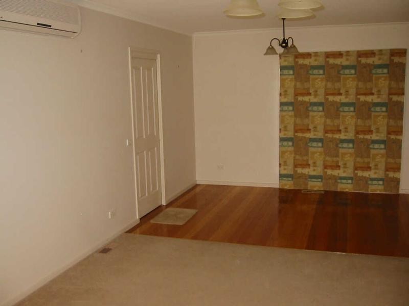 2/24 Follett Road, Cheltenham VIC 3192