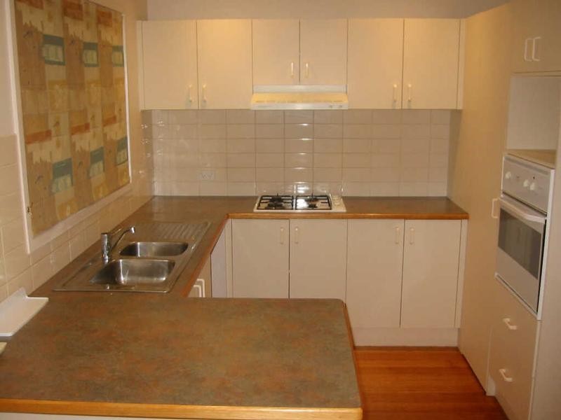 2/24 Follett Road, Cheltenham VIC 3192