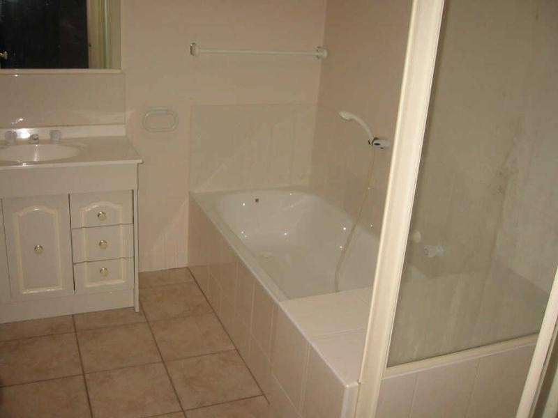 2/24 Follett Road, Cheltenham VIC 3192