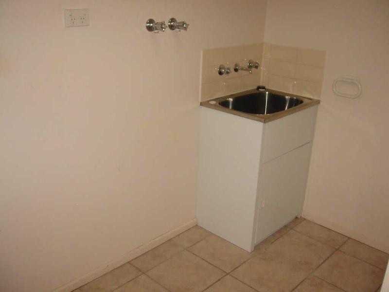 2/24 Follett Road, Cheltenham VIC 3192