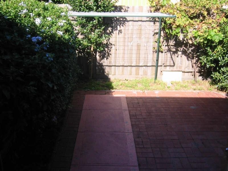 2/24 Follett Road, Cheltenham VIC 3192