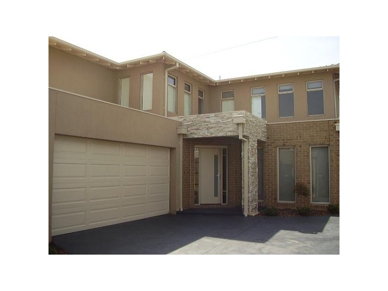2/4 Glen Orme Avenue, Mckinnon VIC 3204