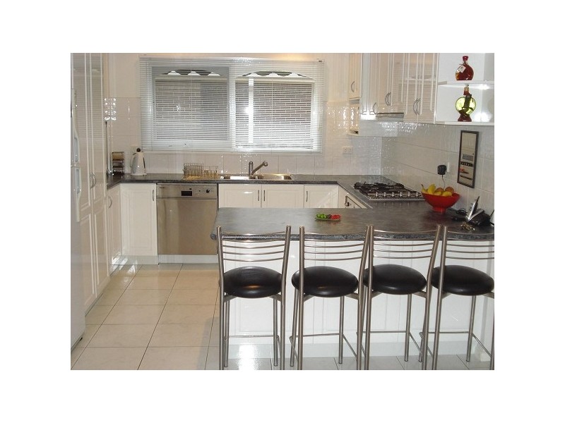 57 Warren Road, Cheltenham VIC 3192