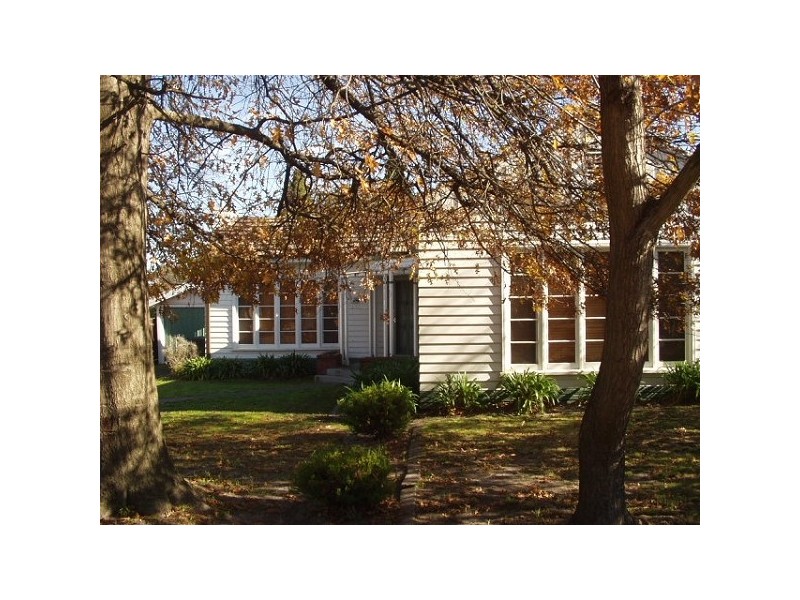 19 Brine Street, Hughesdale VIC 3166