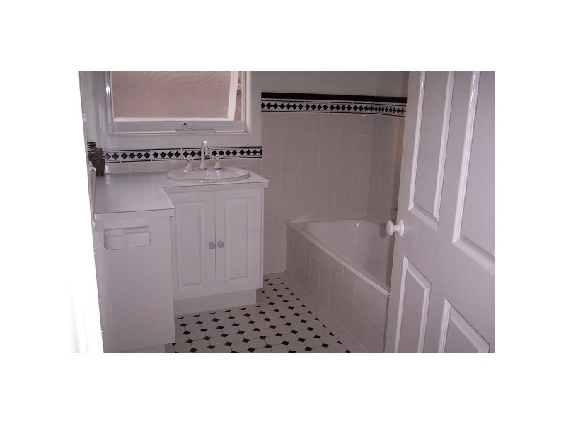 19 Brine Street, Hughesdale VIC 3166