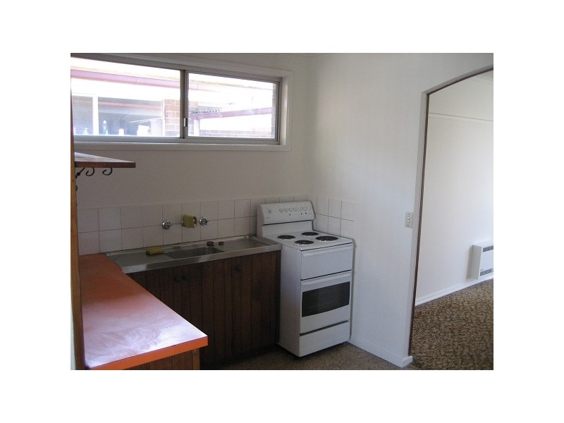 2/109 Centre Dandenong Road, Cheltenham VIC 3192