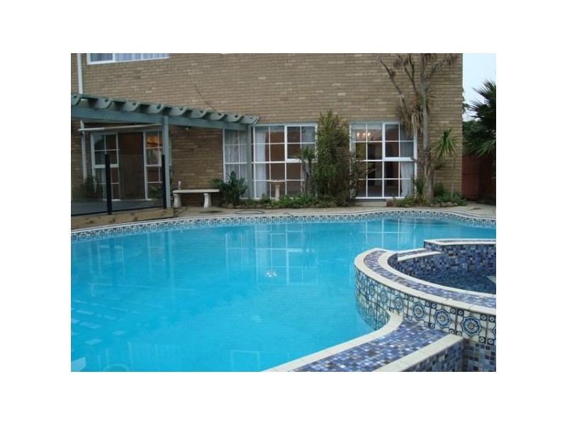 99 Orrong Road, Elsternwick VIC 3185