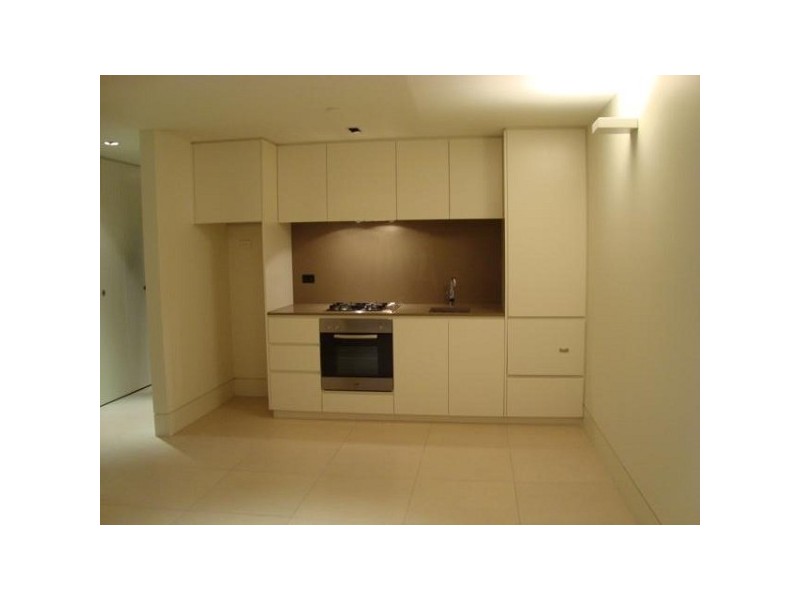 103/279 Wellington Parade South, Melbourne VIC 3000