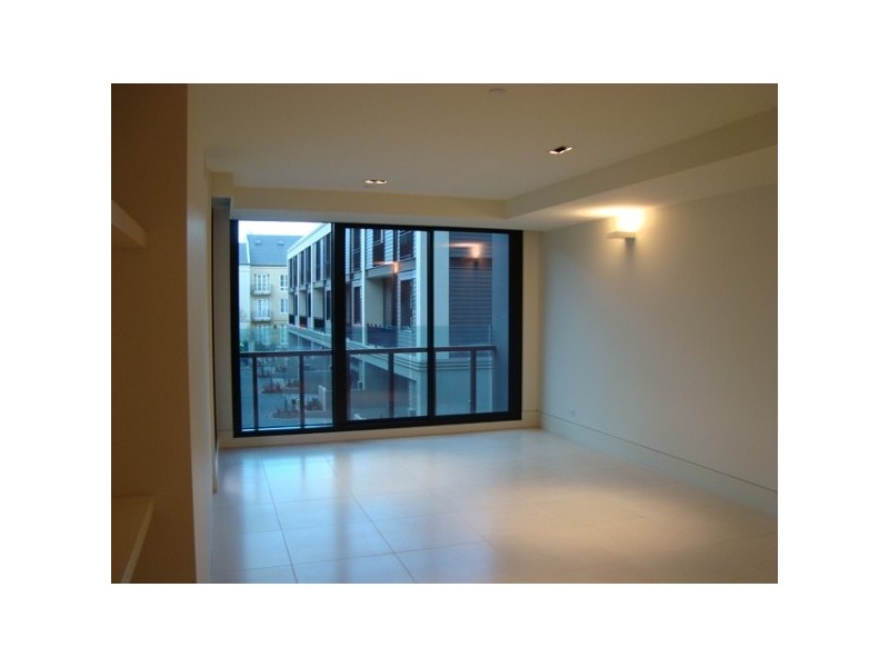 106/279 Wellington Parade South, Melbourne VIC 3000
