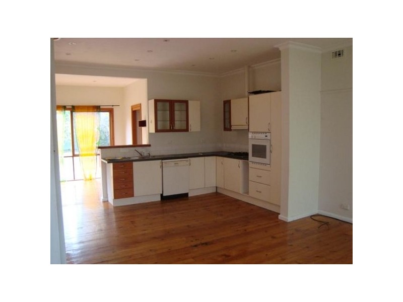 18 Conifer Street, Hampton VIC 3188