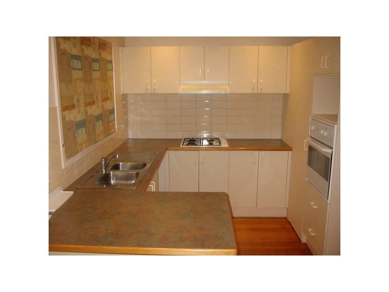 2/24 Follett Road, Cheltenham VIC 3192