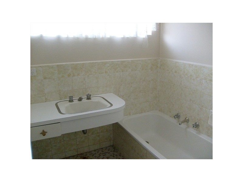 1/19 Becket Avenue, Bentleigh East VIC 3165