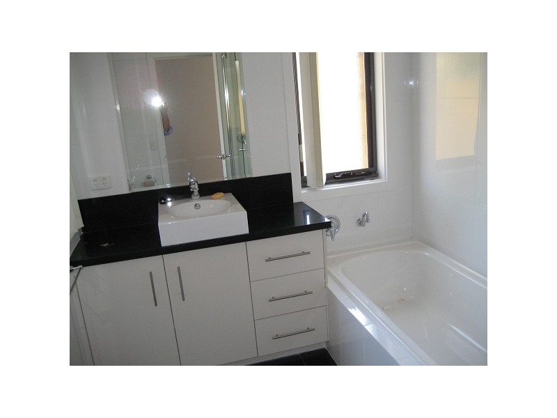2/4 Edsall Street, Highett VIC 3190