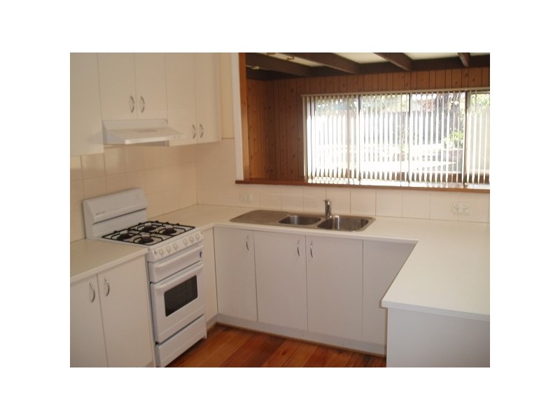 13 Parkmore Road, Bentleigh East VIC 3165