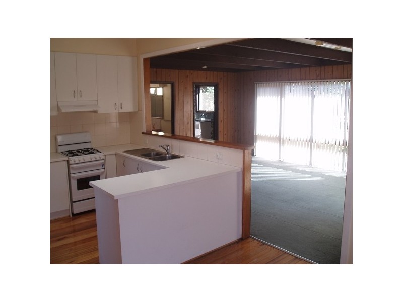 13 Parkmore Road, Bentleigh East VIC 3165