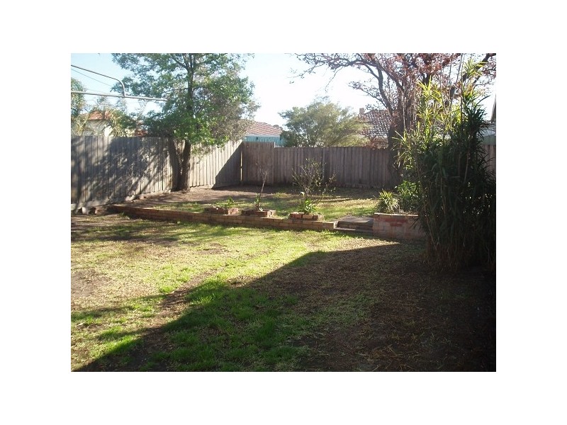 13 Parkmore Road, Bentleigh East VIC 3165
