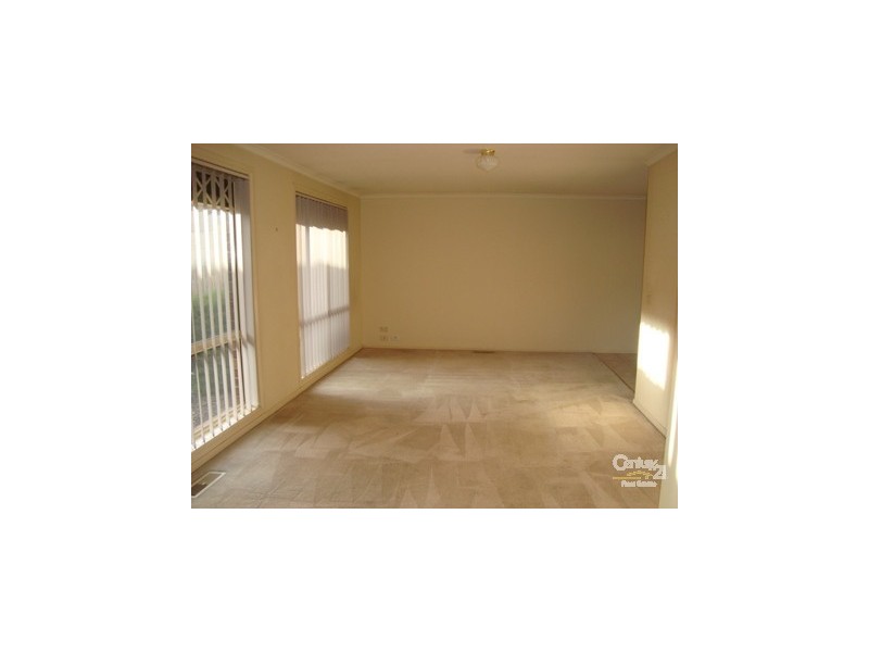 2/2 Hinkler Avenue, Bentleigh East VIC 3165