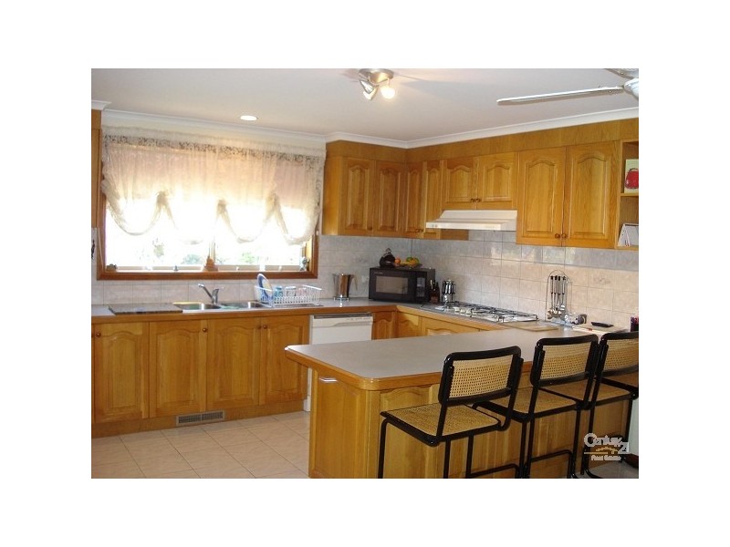 2 Juan Court, Dingley Village VIC 3172