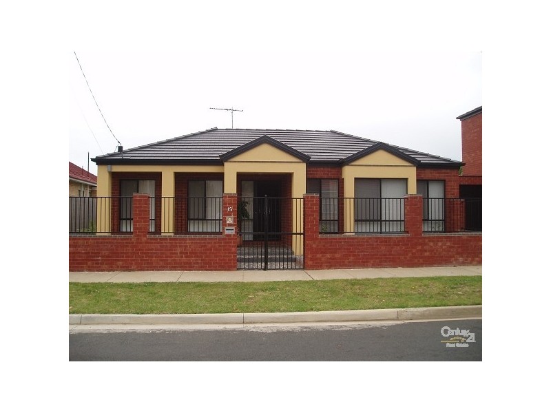 19 Eastview Crescent, Bentleigh East VIC 3165