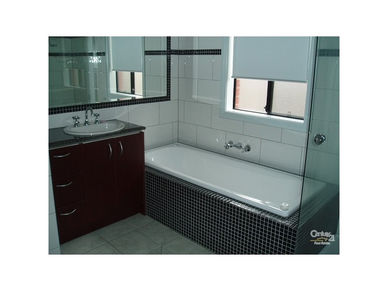 19 Eastview Crescent, Bentleigh East VIC 3165