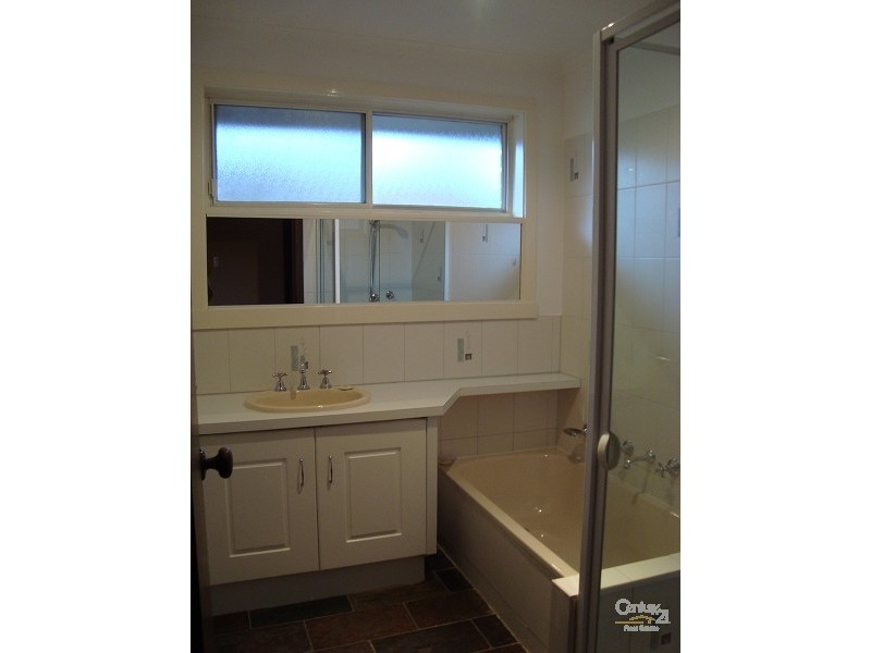 27 Harkaway Drive, Cheltenham VIC 3192