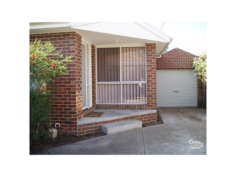 2/17 Latham Street, Bentleigh East VIC 3165