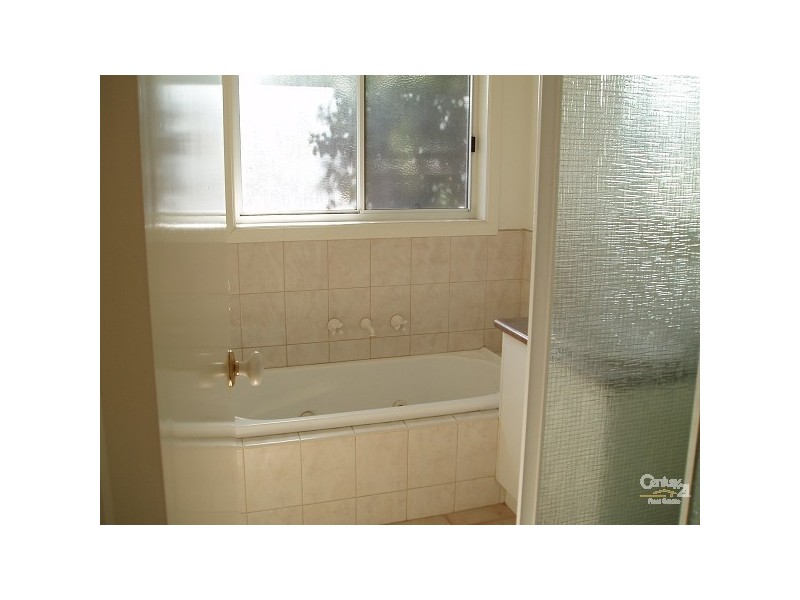 2/17 Latham Street, Bentleigh East VIC 3165