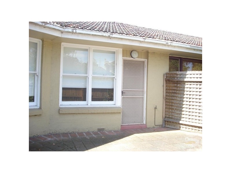 2/1 Berwick Street, Brighton VIC 3186