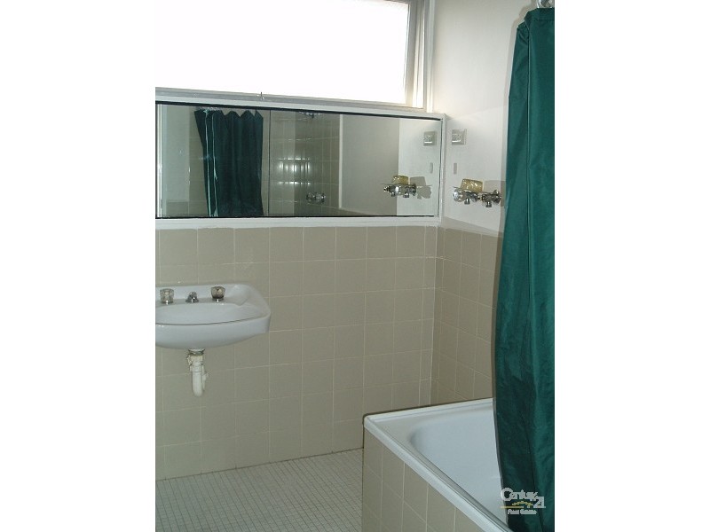 11/24 Lillimur Road, Ormond VIC 3204