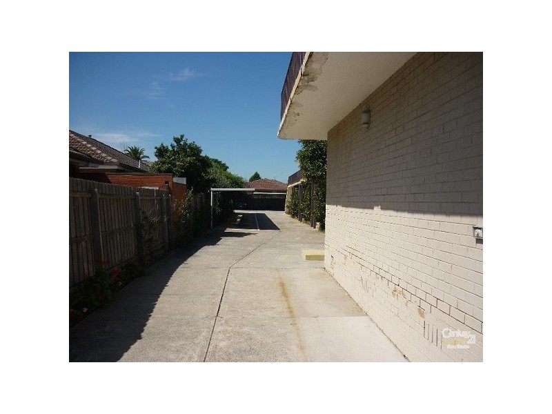 10/6 Newman Street, Carnegie VIC 3163