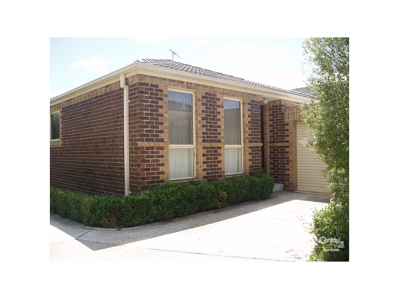 2/27 Small Road, Bentleigh VIC 3204