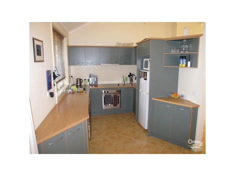 16 Bernard Street, Cheltenham VIC 3192