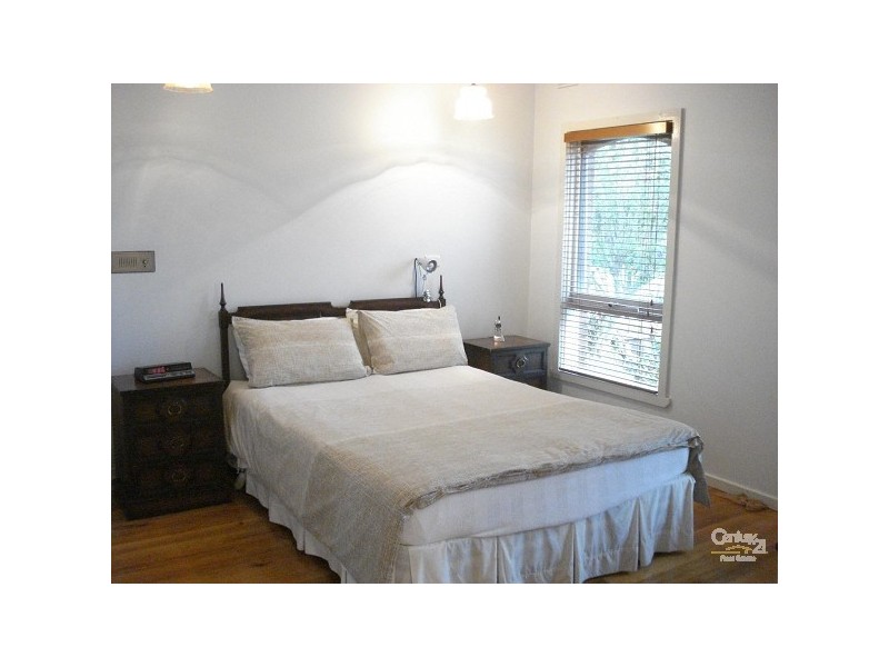 57 Warren Road, Cheltenham VIC 3192