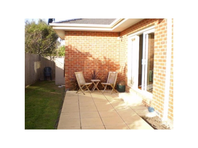 33B Stuart Avenue, Cheltenham VIC 3192